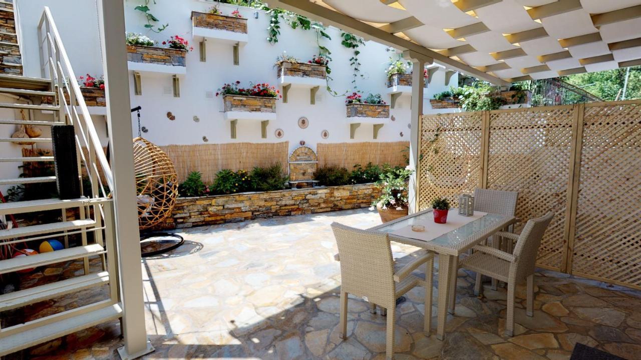 Studios Yalos Χορευτό Εξωτερικό φωτογραφία