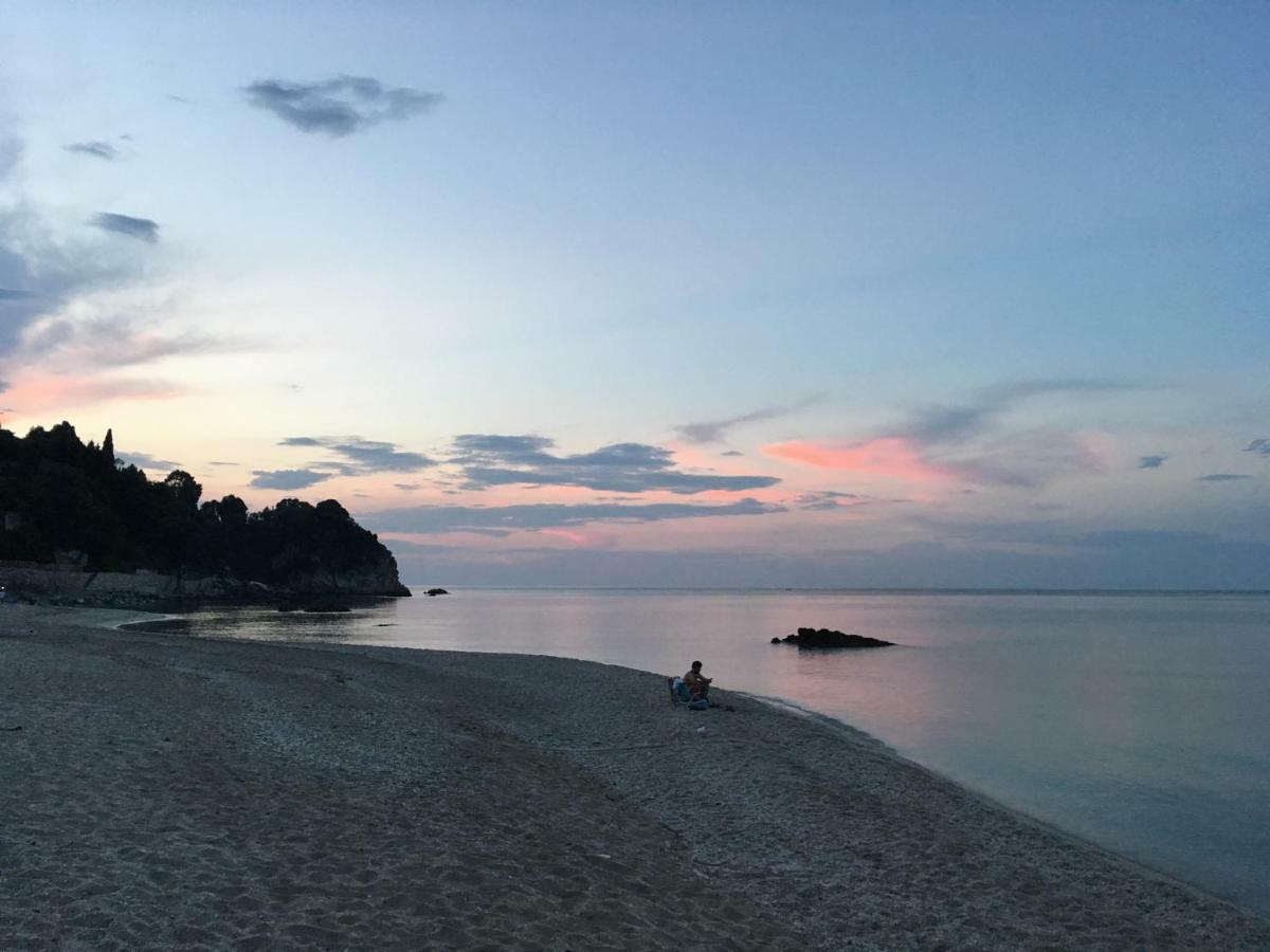 Studios Yalos Χορευτό Εξωτερικό φωτογραφία